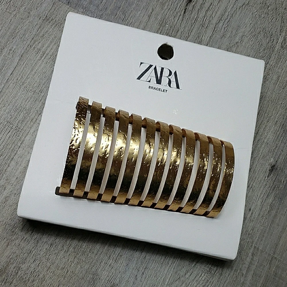 NWT Limited Edition Zara Gold Textured Cuff Bracelet Bohemian Hippie Festival - Picture 3 of 11